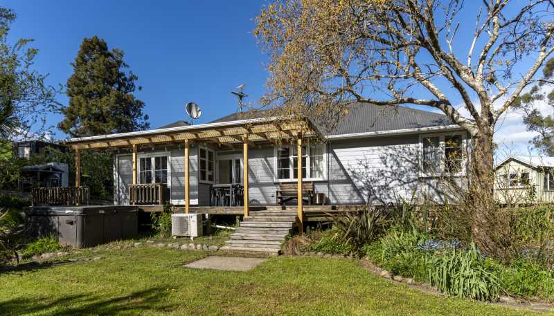 2096 Masterton Stronvar Road, Stronvar