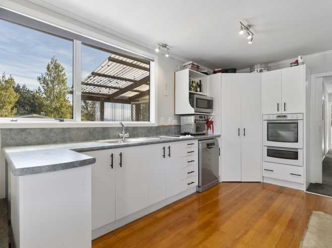 2096 Masterton Stronvar Road, Stronvar