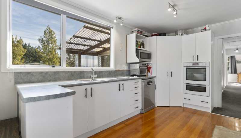 2096 Masterton Stronvar Road, Stronvar