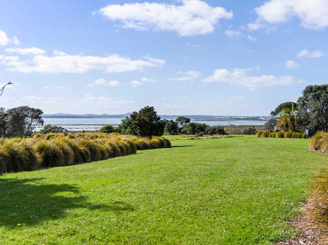 4A Provence Esplanade, Te Atatu Peninsula
