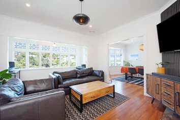 27 Awa Road, Miramar