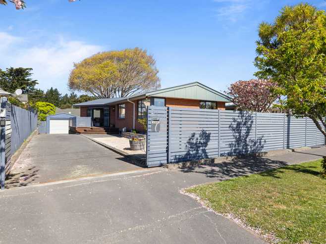 54 Waitikiri Drive, Parklands