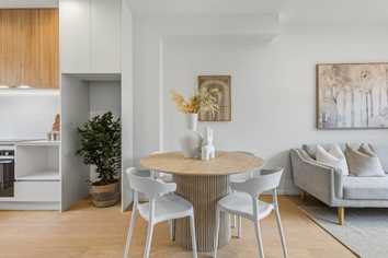 6/34 Holland Avenue, Point England