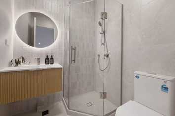 6/34 Holland Avenue, Point England