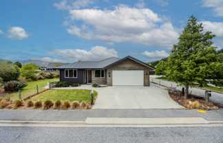 21 Alice Burn Drive, Luggate