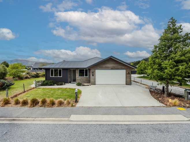 21 Alice Burn Drive, Luggate