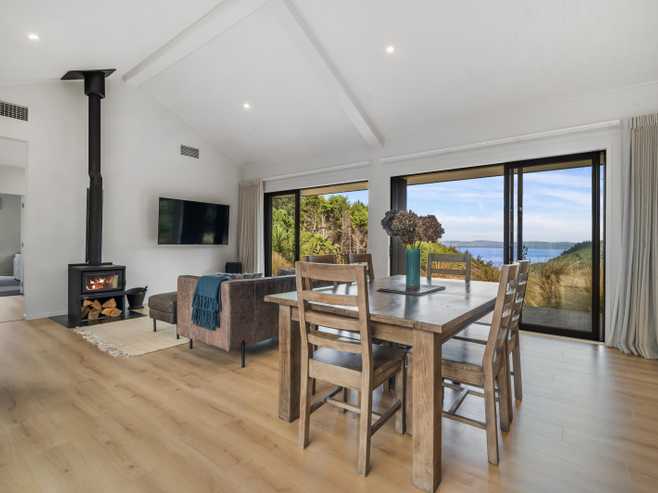 124 Highland Drive, Acacia Bay