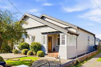 55 Hargest Crescent, Saint Kilda