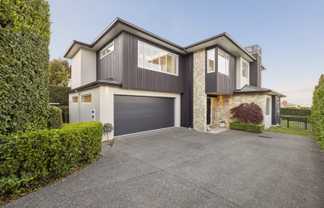 43 Thirteenth Avenue, Avenues