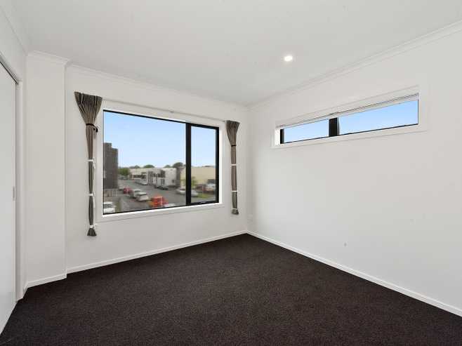 1/1 Vialou Street, Hamilton Central
