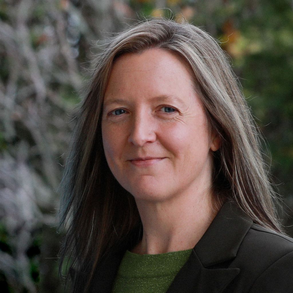 Lydia Deakin Realestate co nz brianna-kource-american-speaks-tagalog-islandlife-siargaoisland